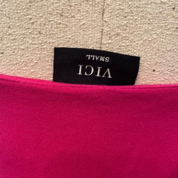 VICI Sleeveless V-neck Tank Top - Picture 4 of 8